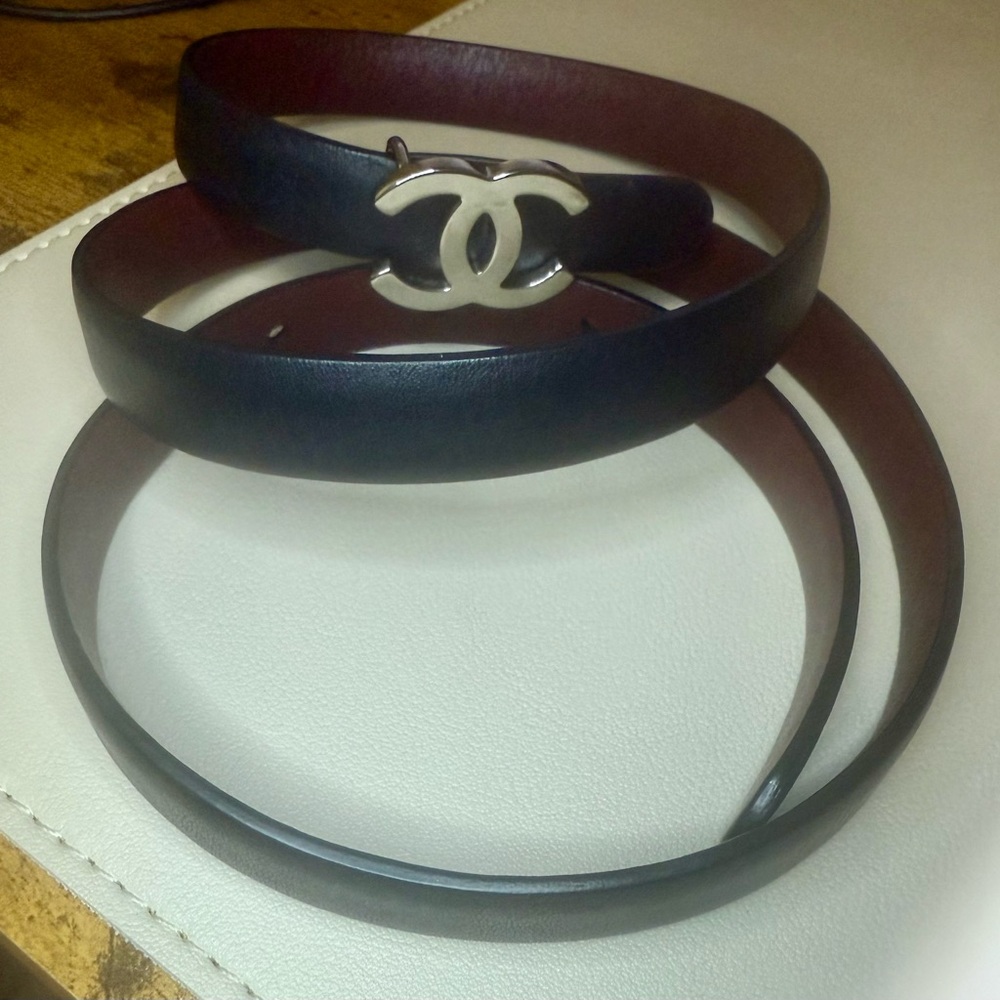 Calfskin CC Skinny Reversible Belt 80 Black Burgundy
Year 2019